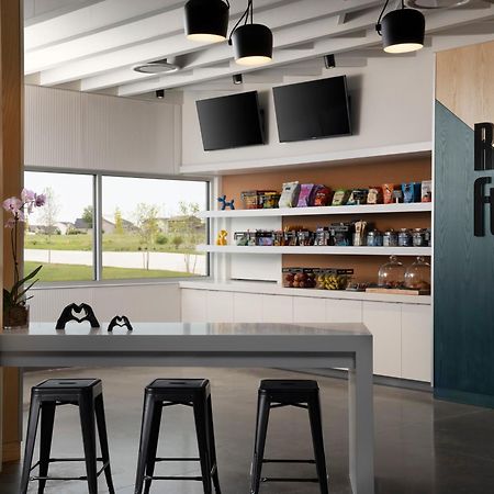 Aloft Waukee Hotell Eksteriør bilde