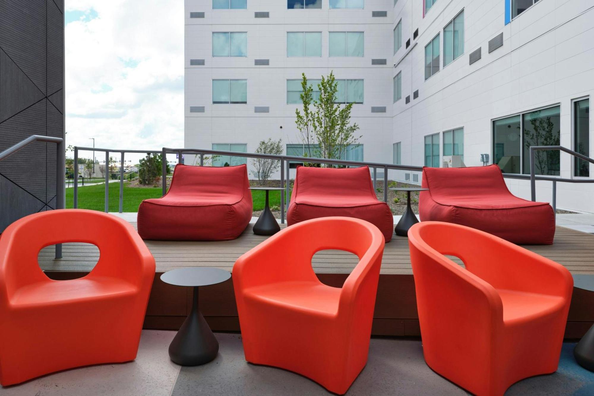 Aloft Waukee Hotell Eksteriør bilde